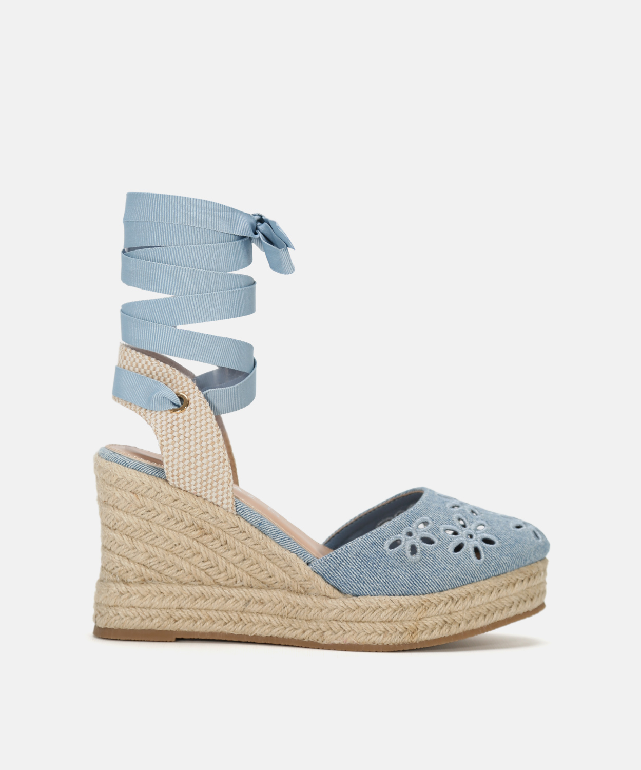 Cunha com bordado de flores image number null